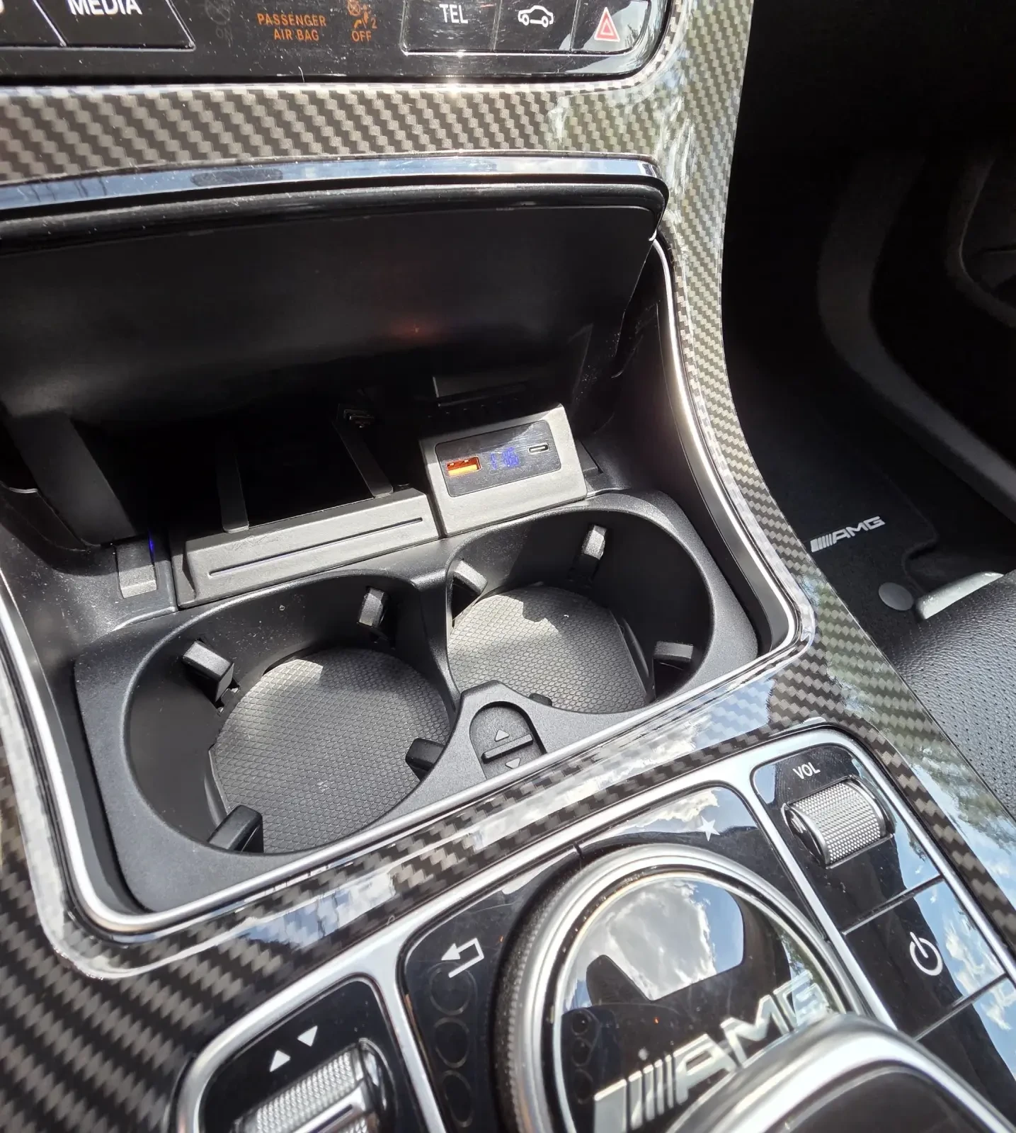 Mercedes-Benz C 180 AMG пакет, TV, WAZE, CAR PLEY ANDROID, снимка 14 - Автомобили и джипове - 54645222