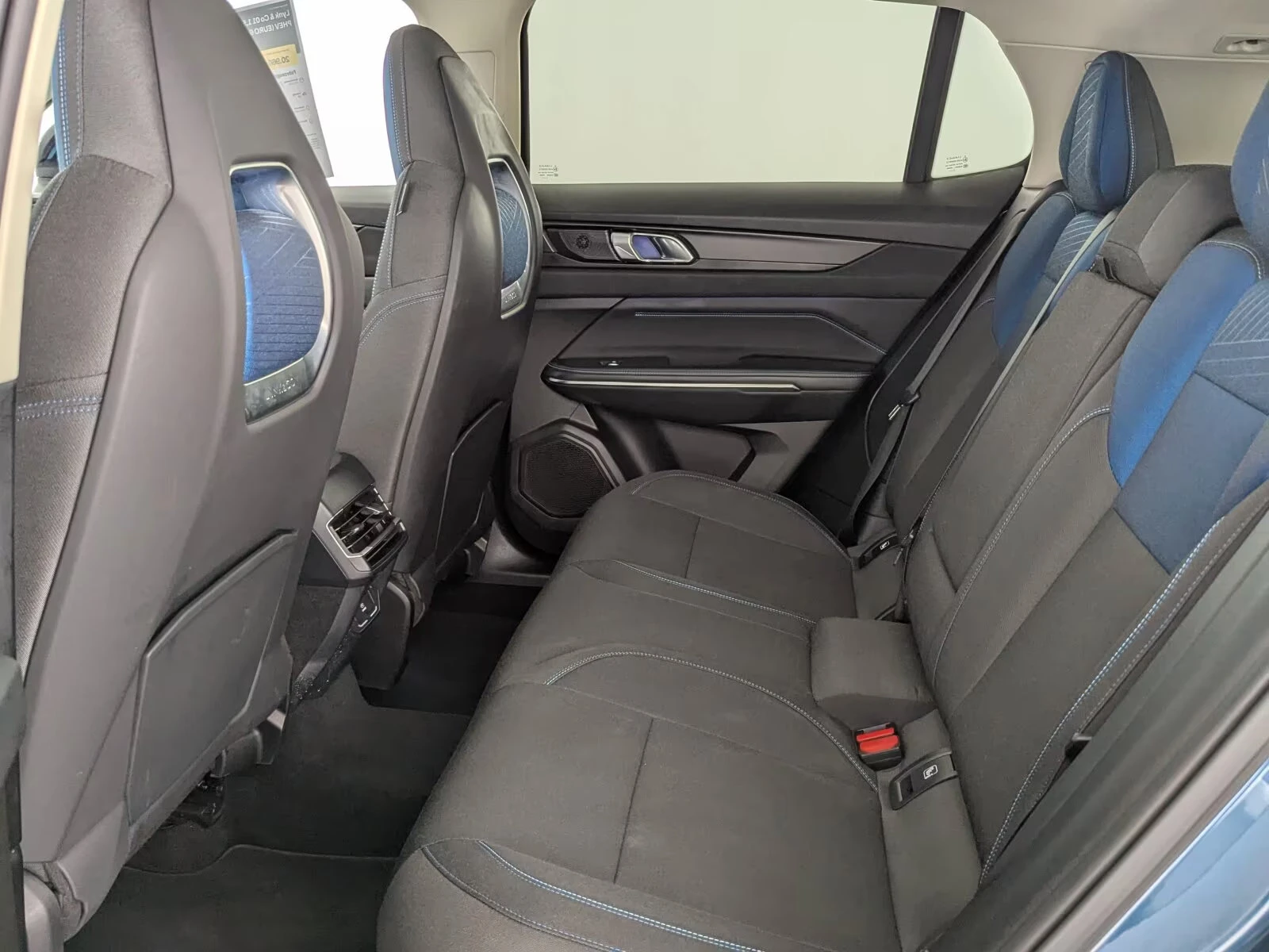 LynkCo 01 PHEV/261HP/PANO/360/MEMO/LED/KLESS/NAVI/343q | Mobile.bg � ����������� 16