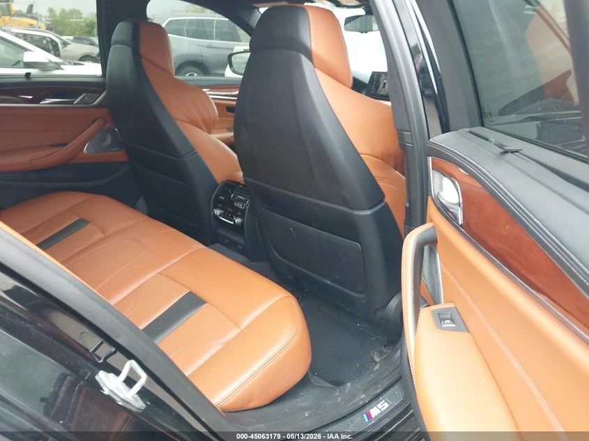 BMW M5 4.4l, снимка 8 - Автомобили и джипове - 54831386