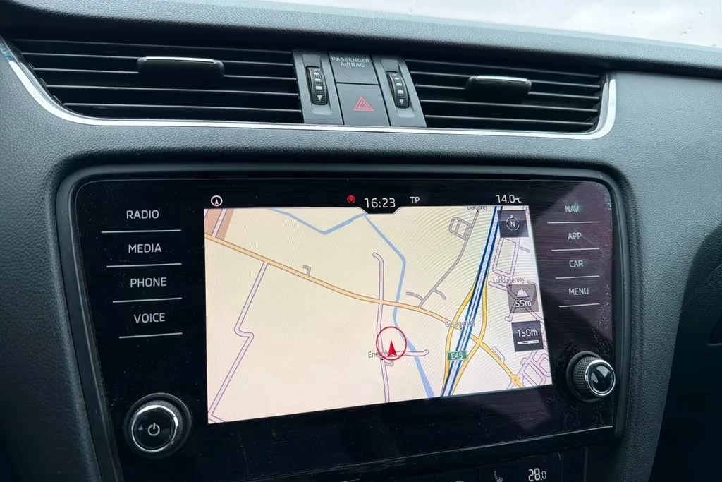 Skoda Octavia 1.6tdi DSG 116ps STYLE DK, снимка 9 - Автомобили и джипове - 54898241