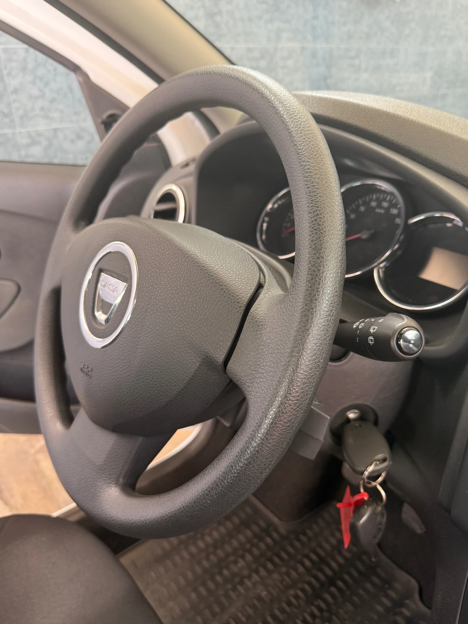 Dacia Sandero 1.2 16V 75HP, снимка 13 - Автомобили и джипове - 55155028