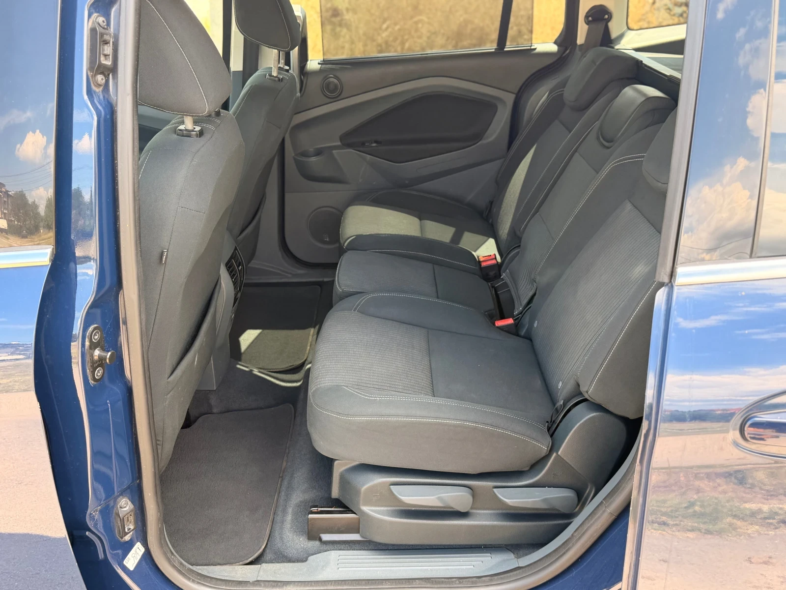 Ford Grand C-Max, снимка 8 - Автомобили и джипове - 55604683