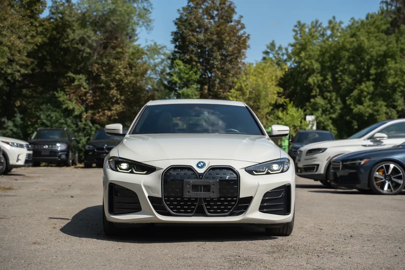 BMW i4 M* SPORT* HARMON* KARDON* ХЕДЪП* 360КАМЕРА* , снимка 3 - Автомобили и джипове - 55792413