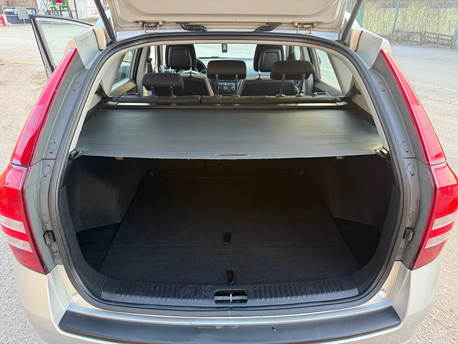 Kia Ceed 1.4 BENZIN , снимка 14 - Автомобили и джипове - 55822593