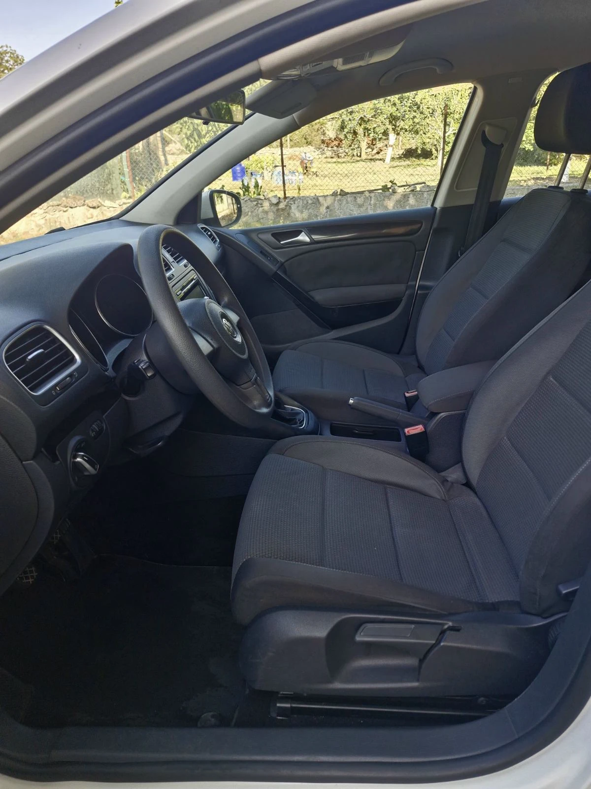 VW Golf 1.6-102k.ГАЗ-Бензин, снимка 6 - Автомобили и джипове - 55900463