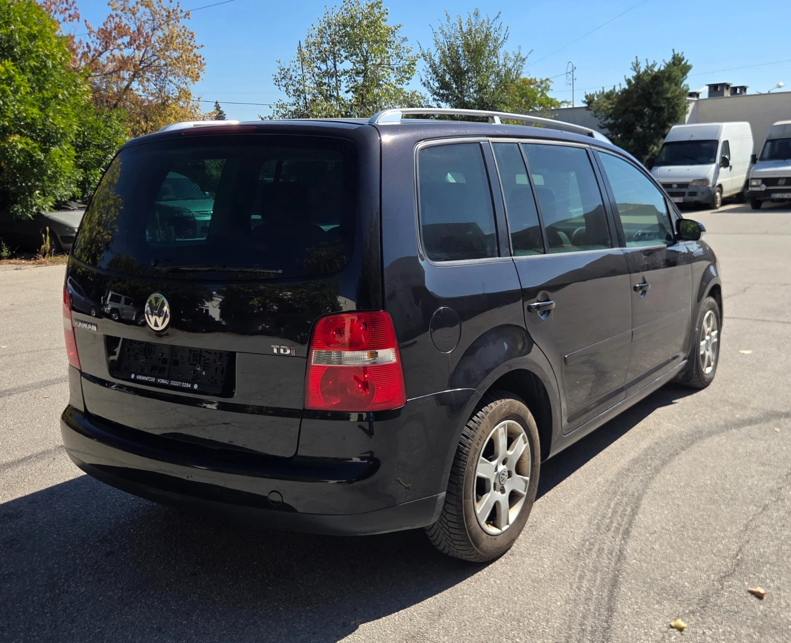VW Touran 1.9 TDI, снимка 5 - Автомобили и джипове - 56346512