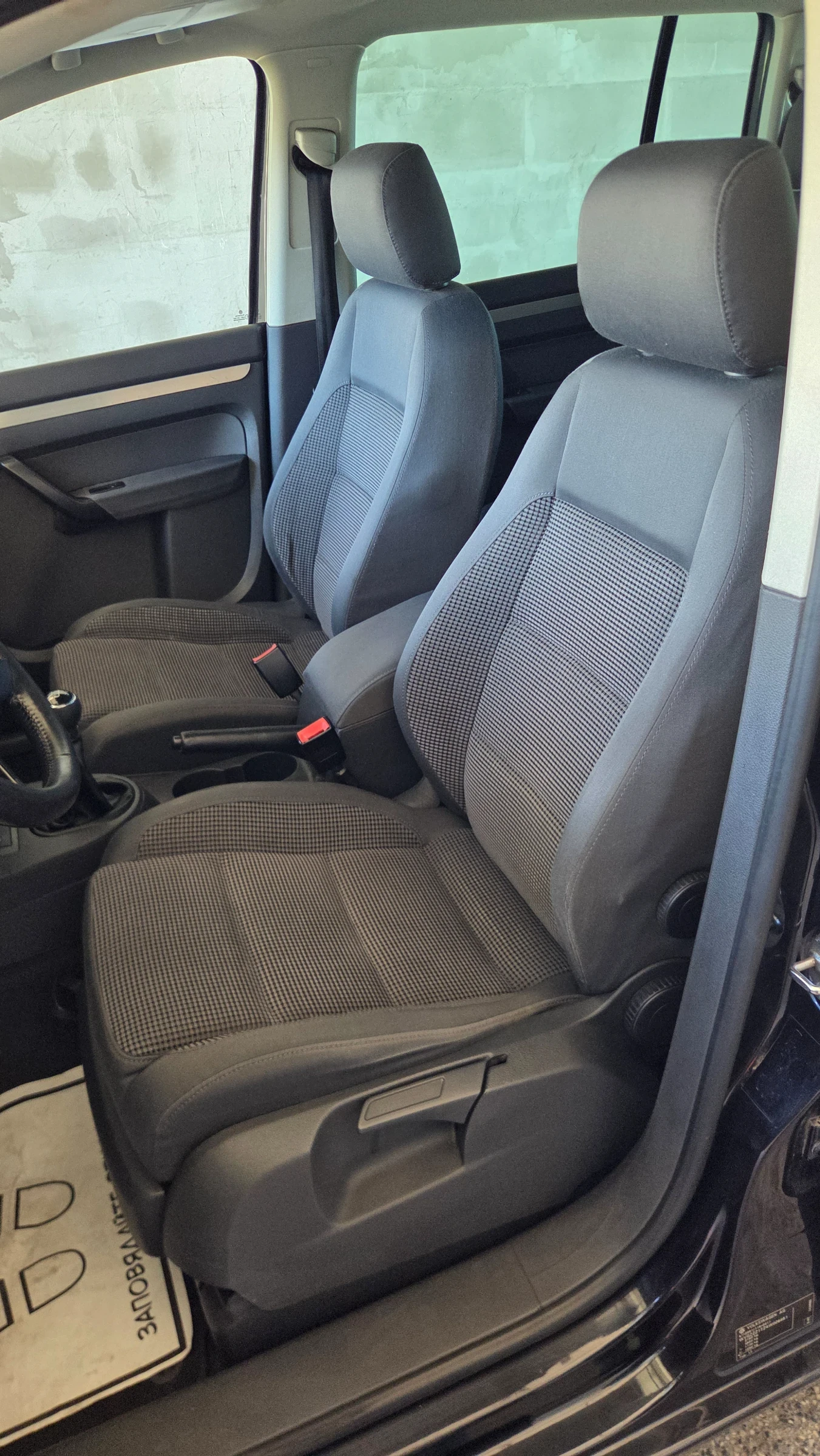 VW Touran 1.9 TDI, снимка 8 - Автомобили и джипове - 56346512