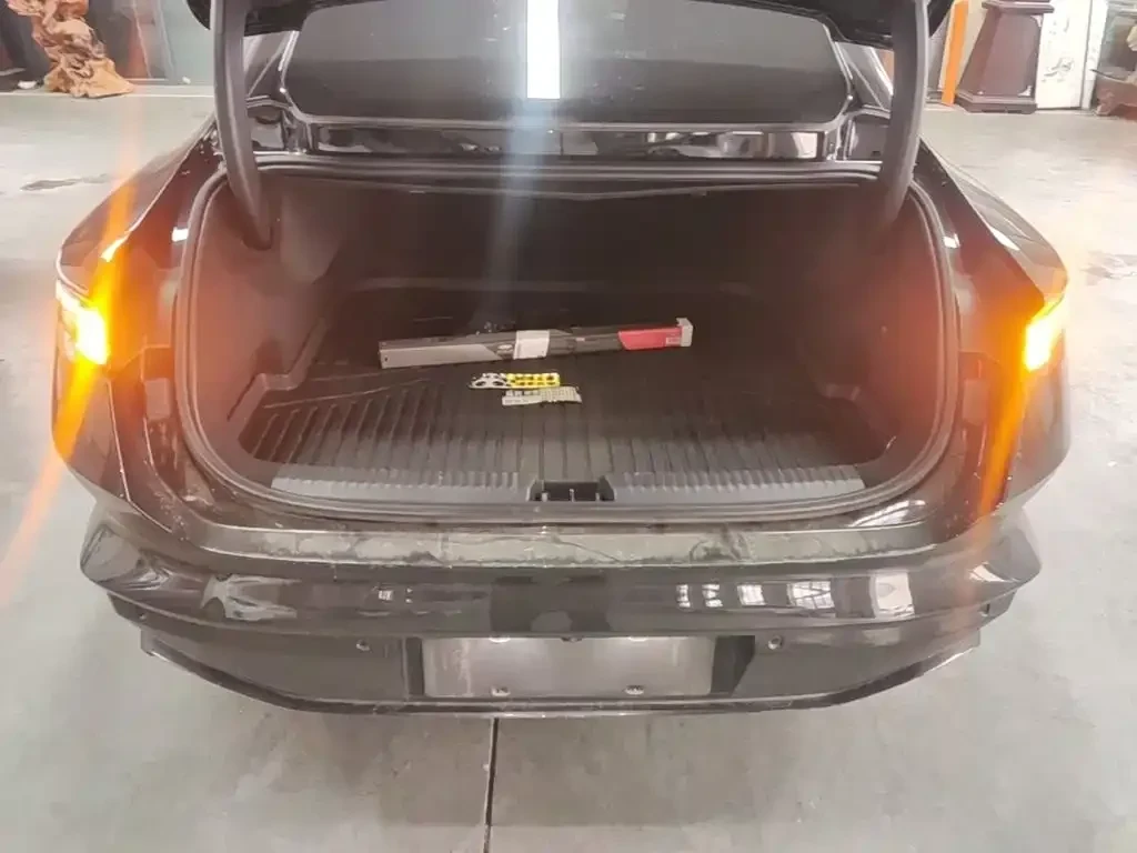 LynkCo 10, снимка 13 - Автомобили и джипове - 56637937