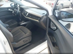 Audi Q4 E-TRON PREMIUM PLUS 40 RWD, снимка 5