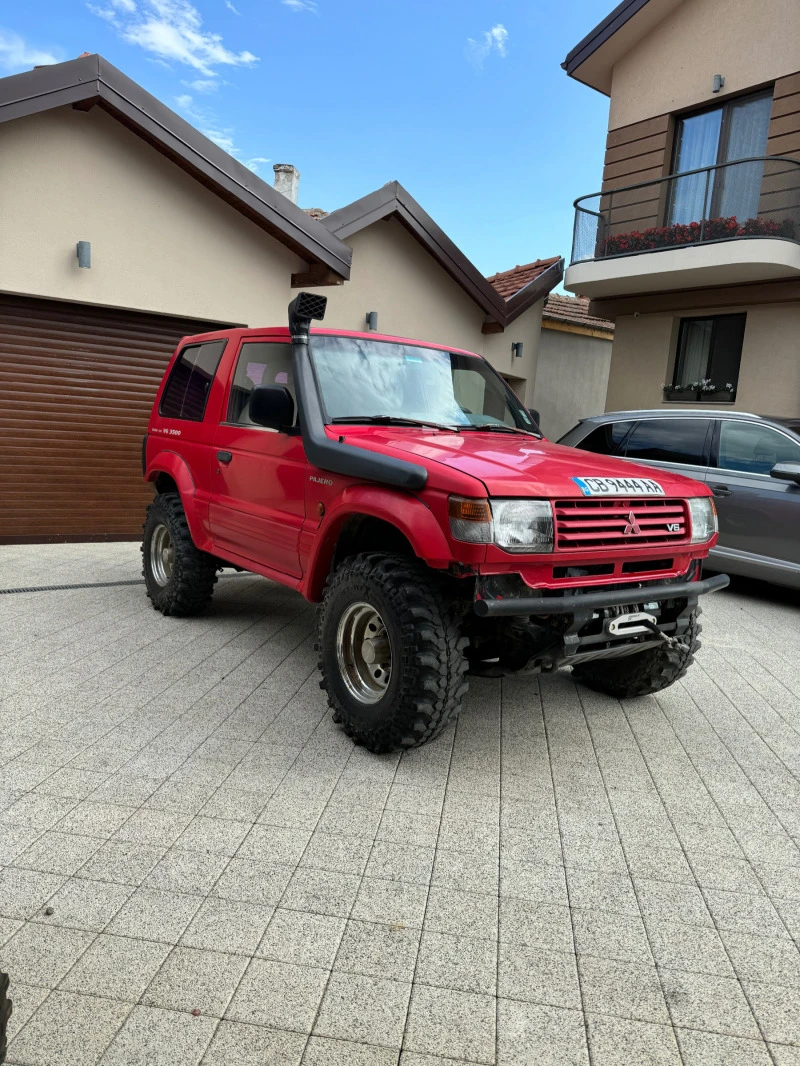 Mitsubishi Pajero 3.5 РЪЧНИ СКОРОСТИ, снимка 10 - Автомобили и джипове - 47069963