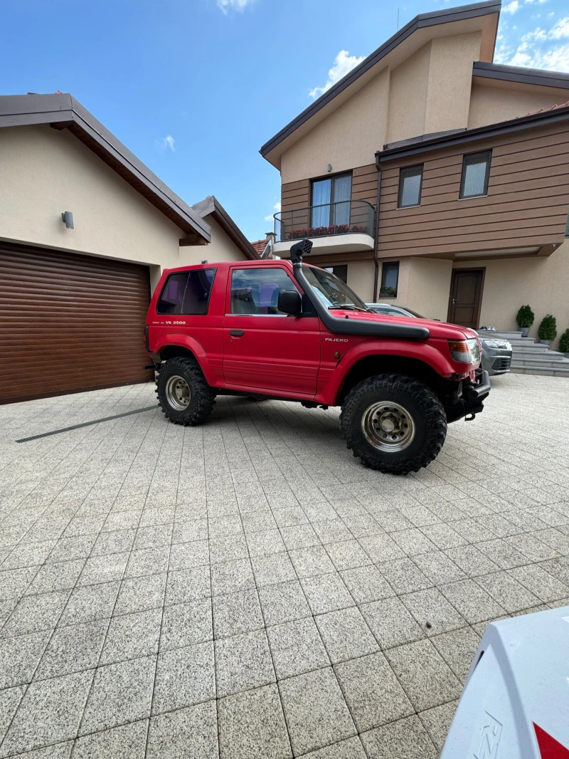 Mitsubishi Pajero 3.5 РЪЧНИ СКОРОСТИ, снимка 2 - Автомобили и джипове - 47069963