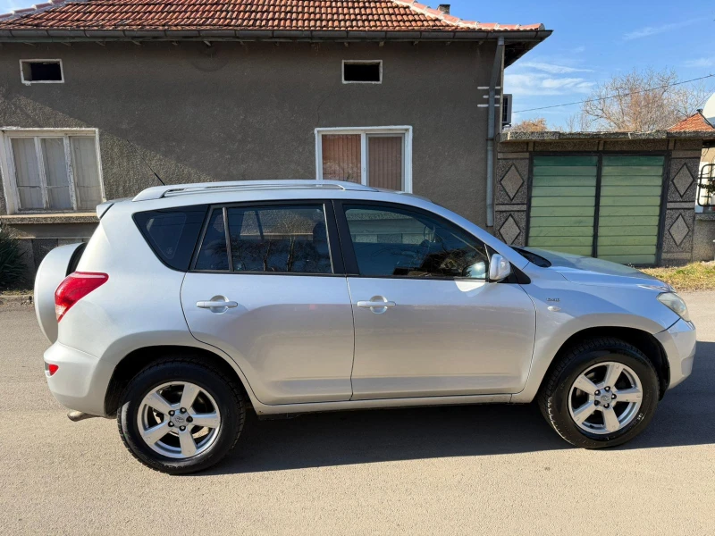 Toyota Rav4, снимка 3 - Автомобили и джипове - 49158434