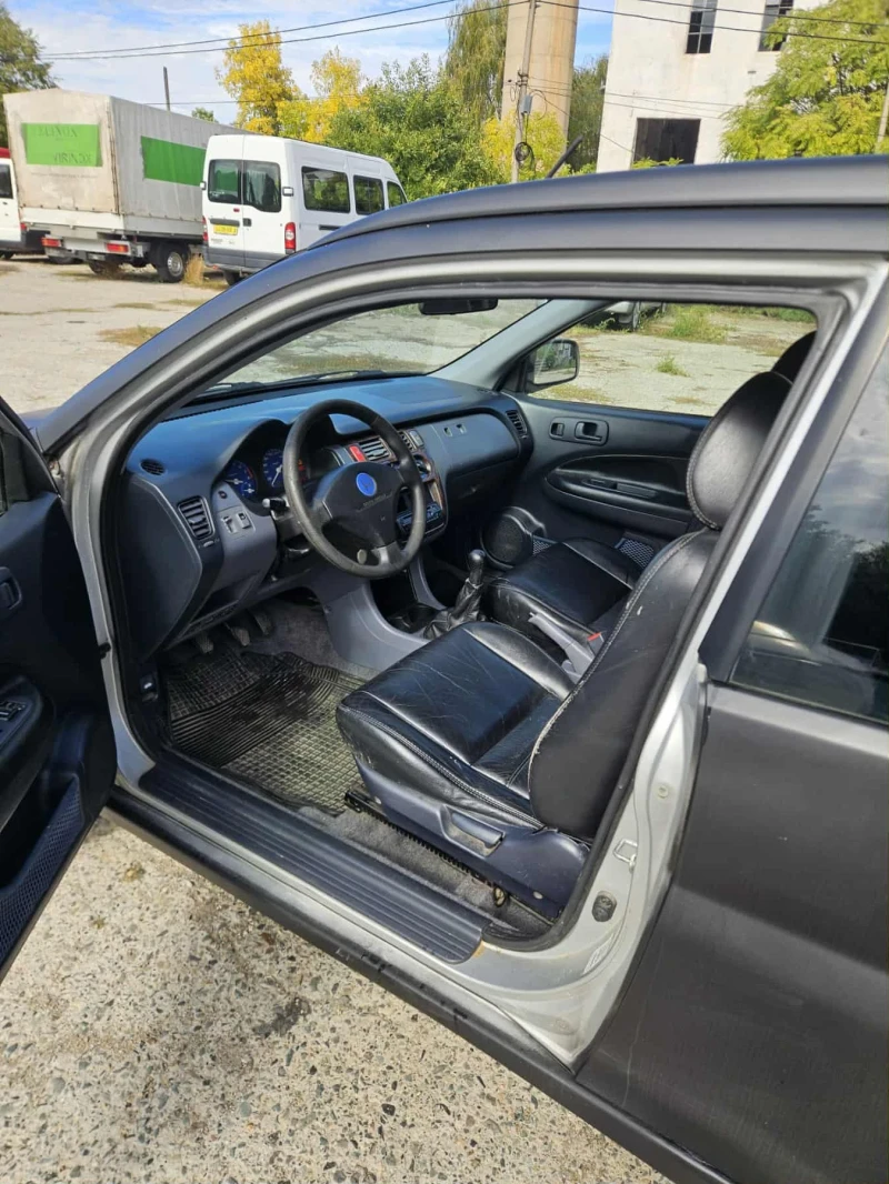 Honda Hr-v 1.6 i 4.4, снимка 4 - Автомобили и джипове - 51952571