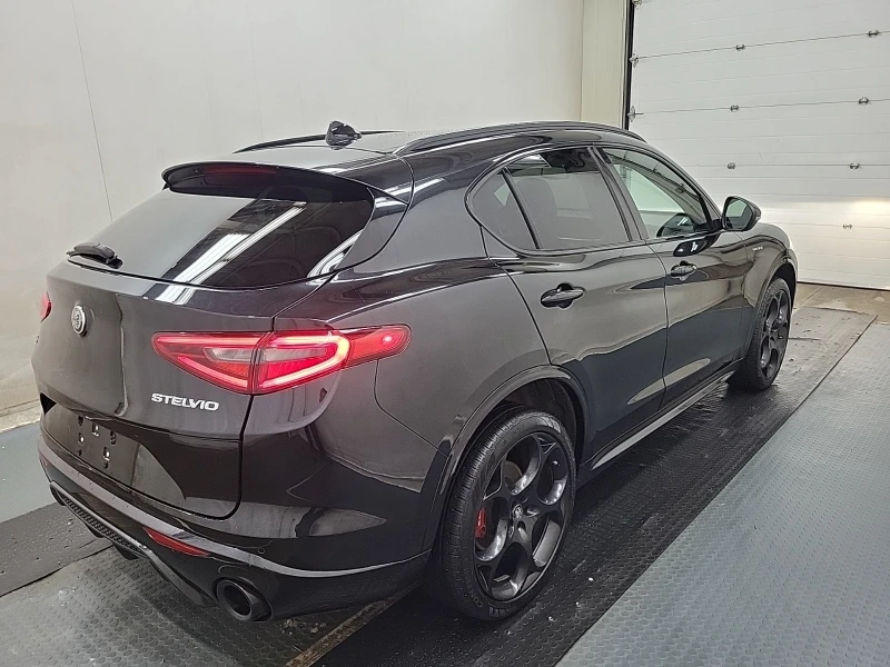 Alfa Romeo Stelvio * VELOCE* AWD* PANO* DISTRONIC* KAMERA* PODGREV* , снимка 4 - Автомобили и джипове - 53122365