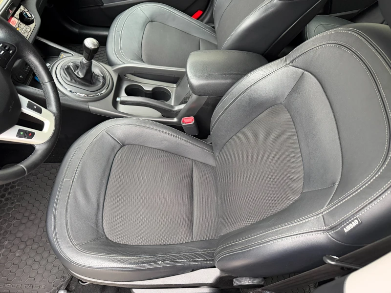 Kia Sportage 2.0i* 4x4* СЕРВИЗНА КНИЖКА , снимка 8 - Автомобили и джипове - 53211477