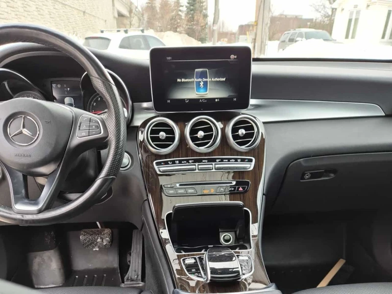 Mercedes-Benz GLC 300 Coupe/Панорама/Подгрев/Дистроник/360 Камера/Клип, снимка 7 - Автомобили и джипове - 53570056