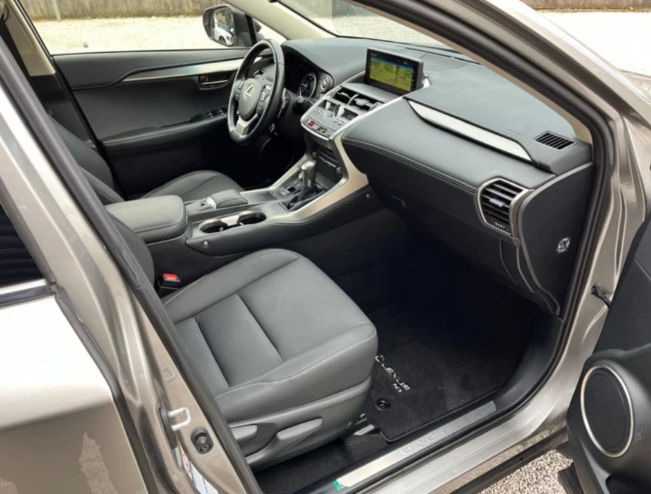 Lexus NX 300h Hybrid 4WD Sport - изображение 10