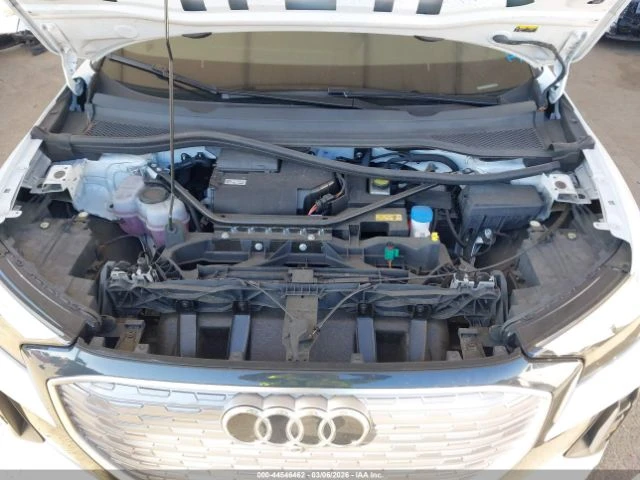 Audi Q4 E-TRON PREMIUM PLUS 40 RWD, снимка 9 - Автомобили и джипове - 54369939