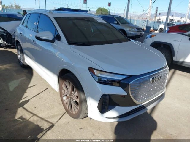 Audi Q4 E-TRON PREMIUM PLUS 40 RWD