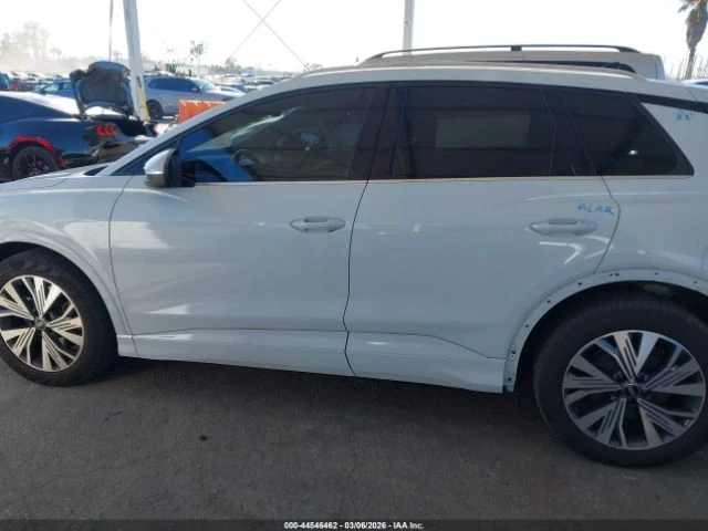 Audi Q4 E-TRON PREMIUM PLUS 40 RWD, снимка 14 - Автомобили и джипове - 54369939