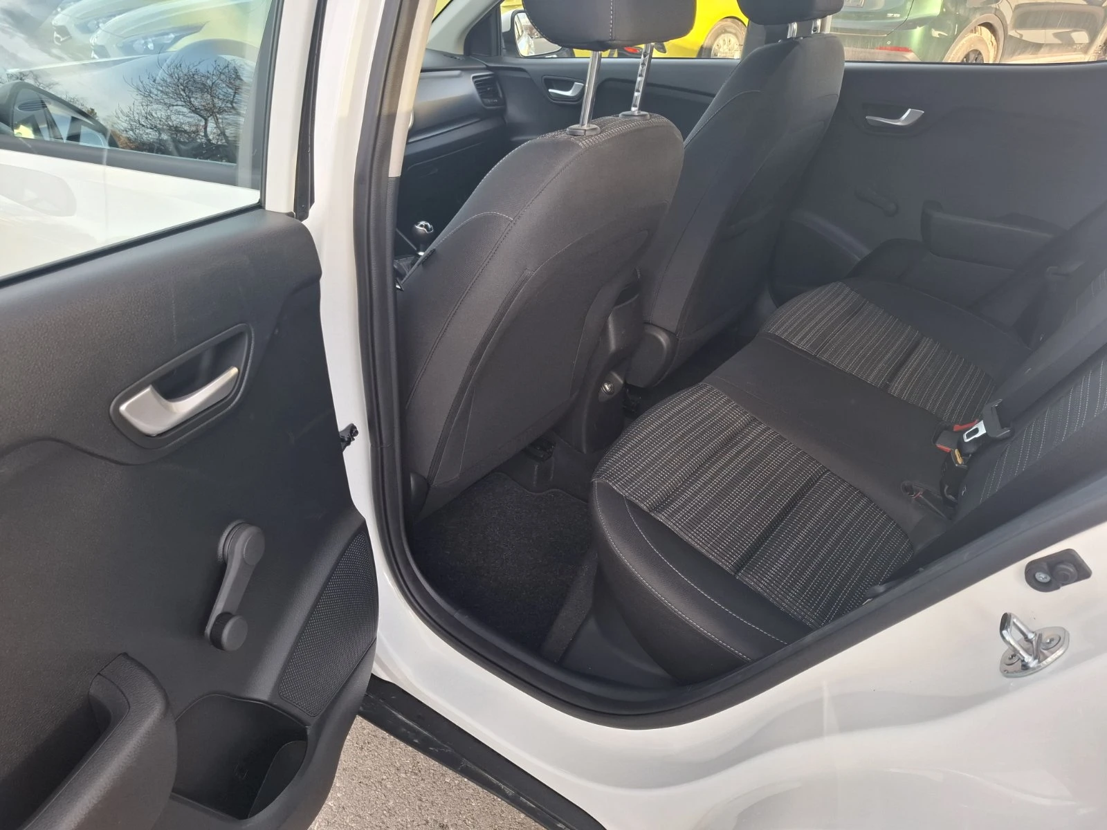 Kia Stonic 1.2 cvvt Comfort Гаранция - изображение 7