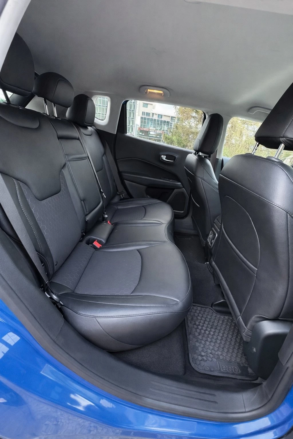 Jeep Compass 52000км 4x4, снимка 11 - Автомобили и джипове - 54015802