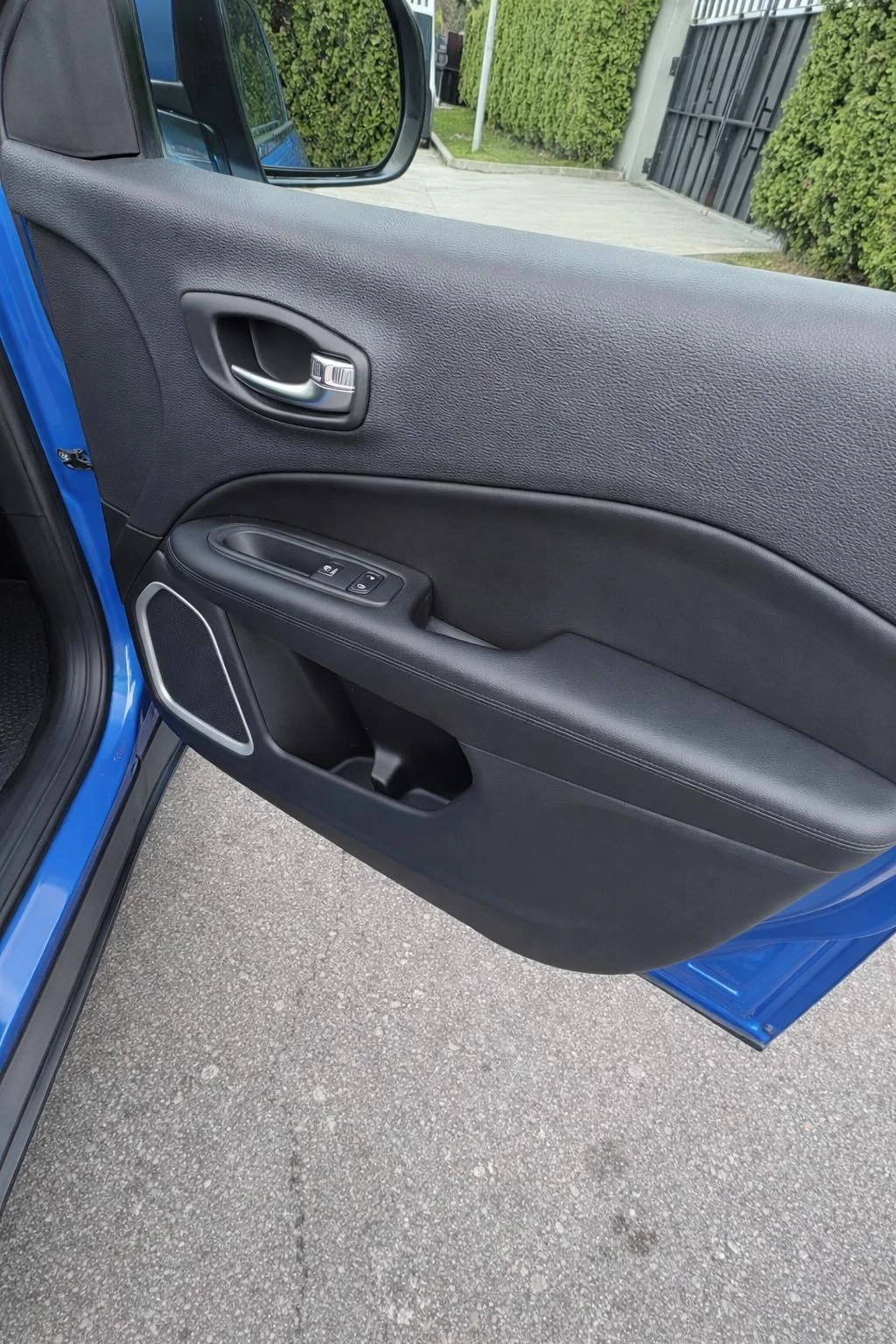 Jeep Compass 52000км 4x4, снимка 14 - Автомобили и джипове - 54015802