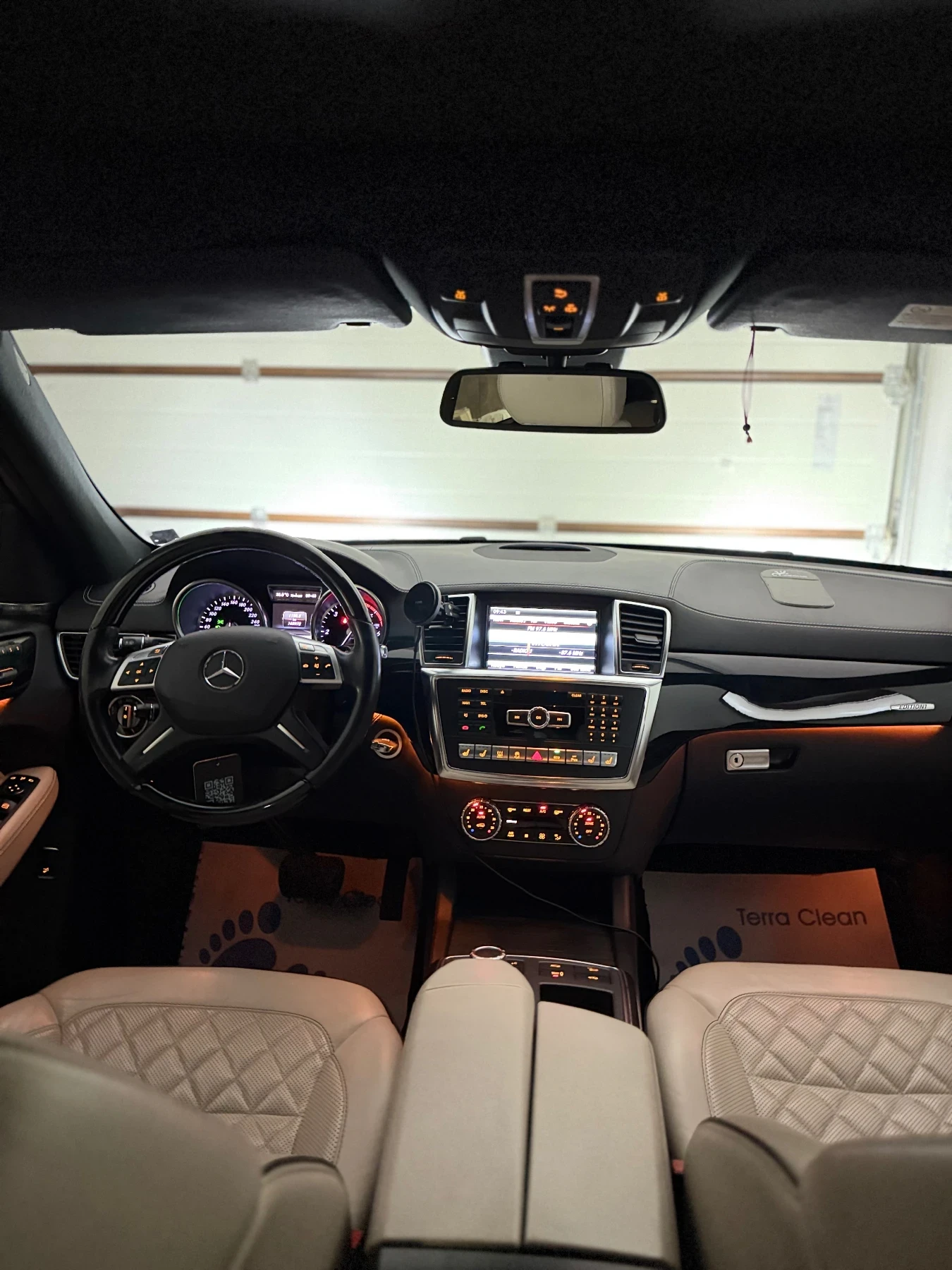 Mercedes-Benz ML 350 EDITION 1/HARMAN KARDON/DESIGNO, снимка 13 - Автомобили и джипове - 54641124