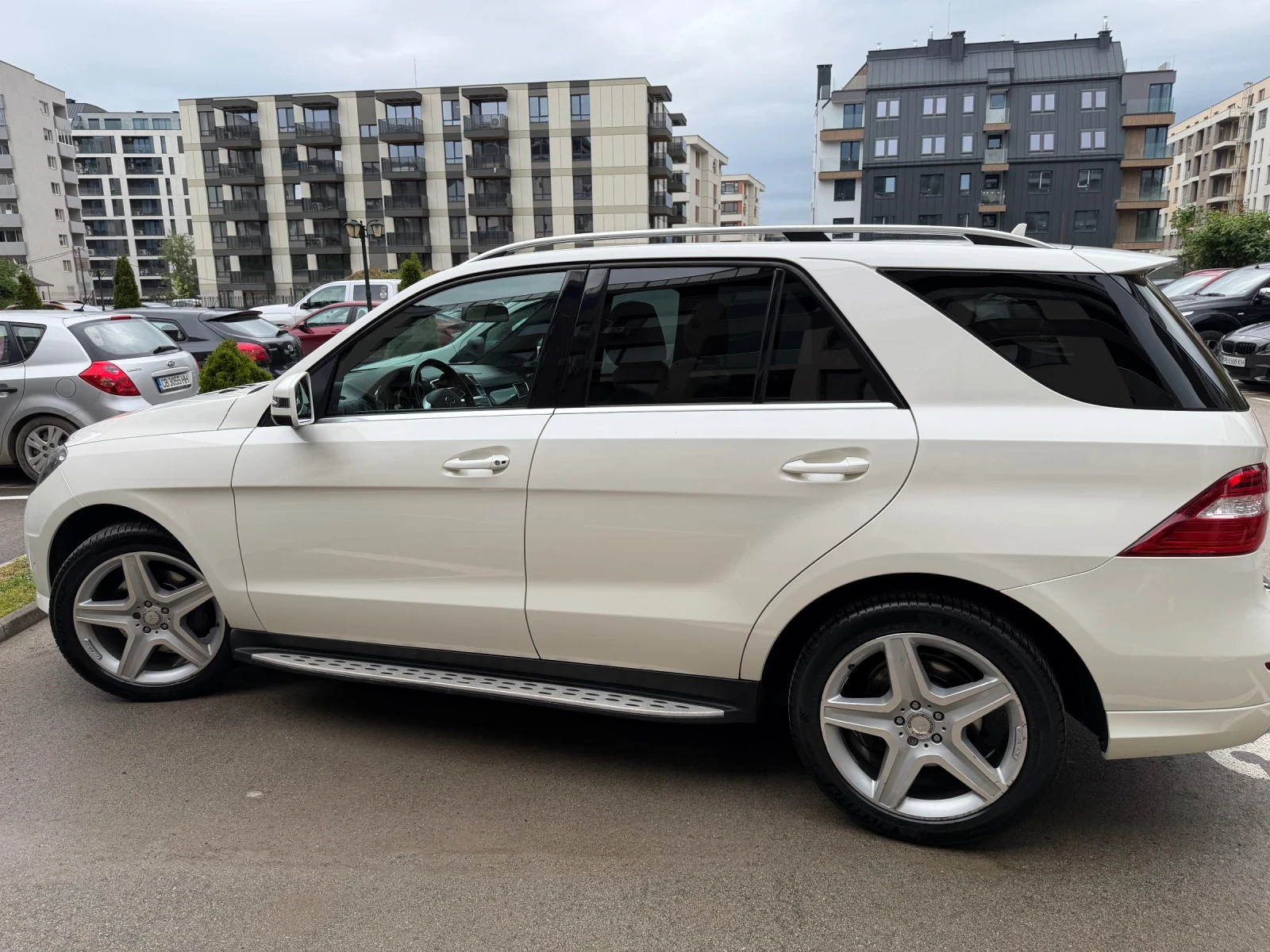 Mercedes-Benz ML 350 EDITION 1/HARMAN KARDON/DESIGNO, снимка 6 - Автомобили и джипове - 54641124