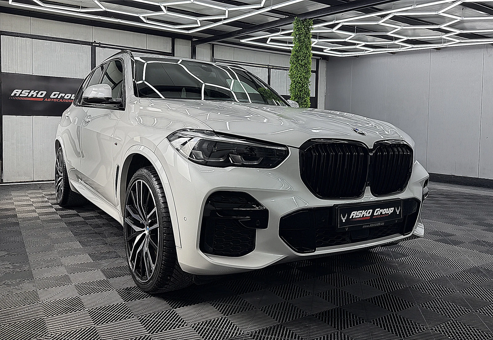 BMW X5 M-paket/INDIVIDUAL// Keyless/СОБСТВЕН ЛИЗИНГ, снимка 3 - Автомобили и джипове - 54677291