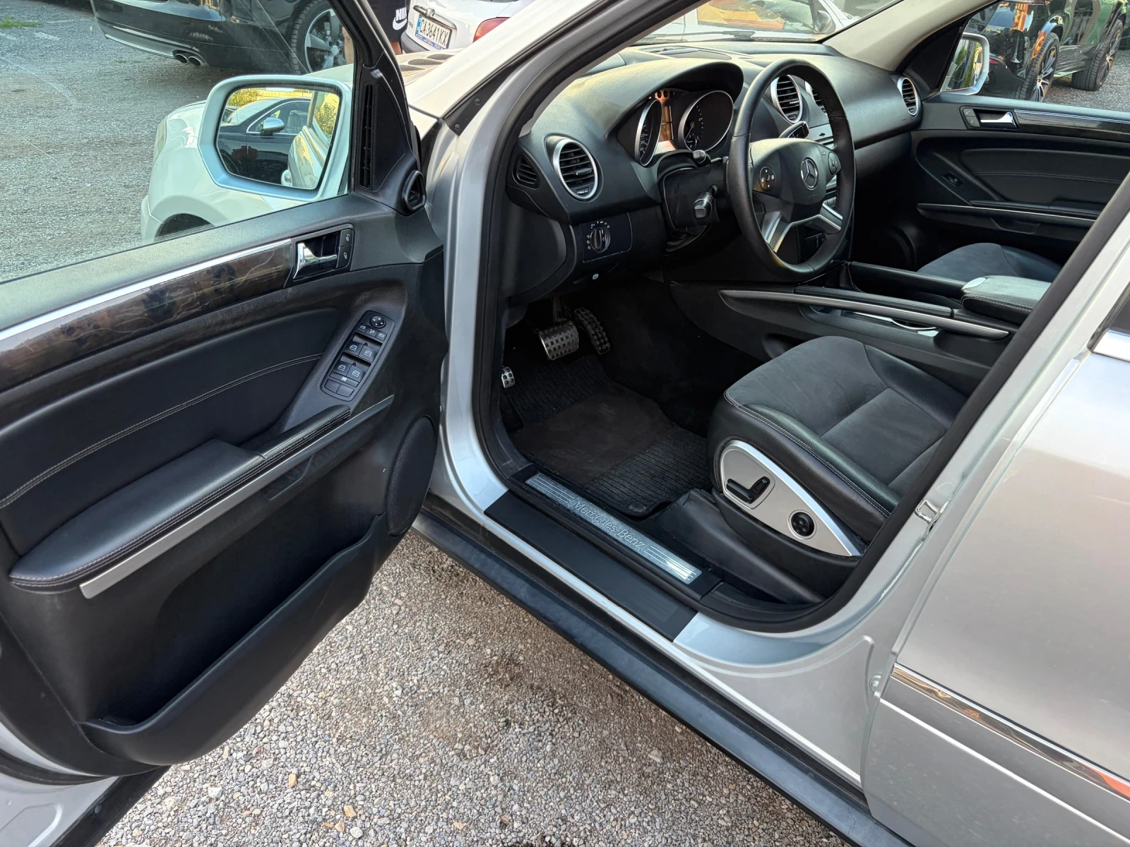 Mercedes-Benz ML 320, снимка 8 - Автомобили и джипове - 55127457