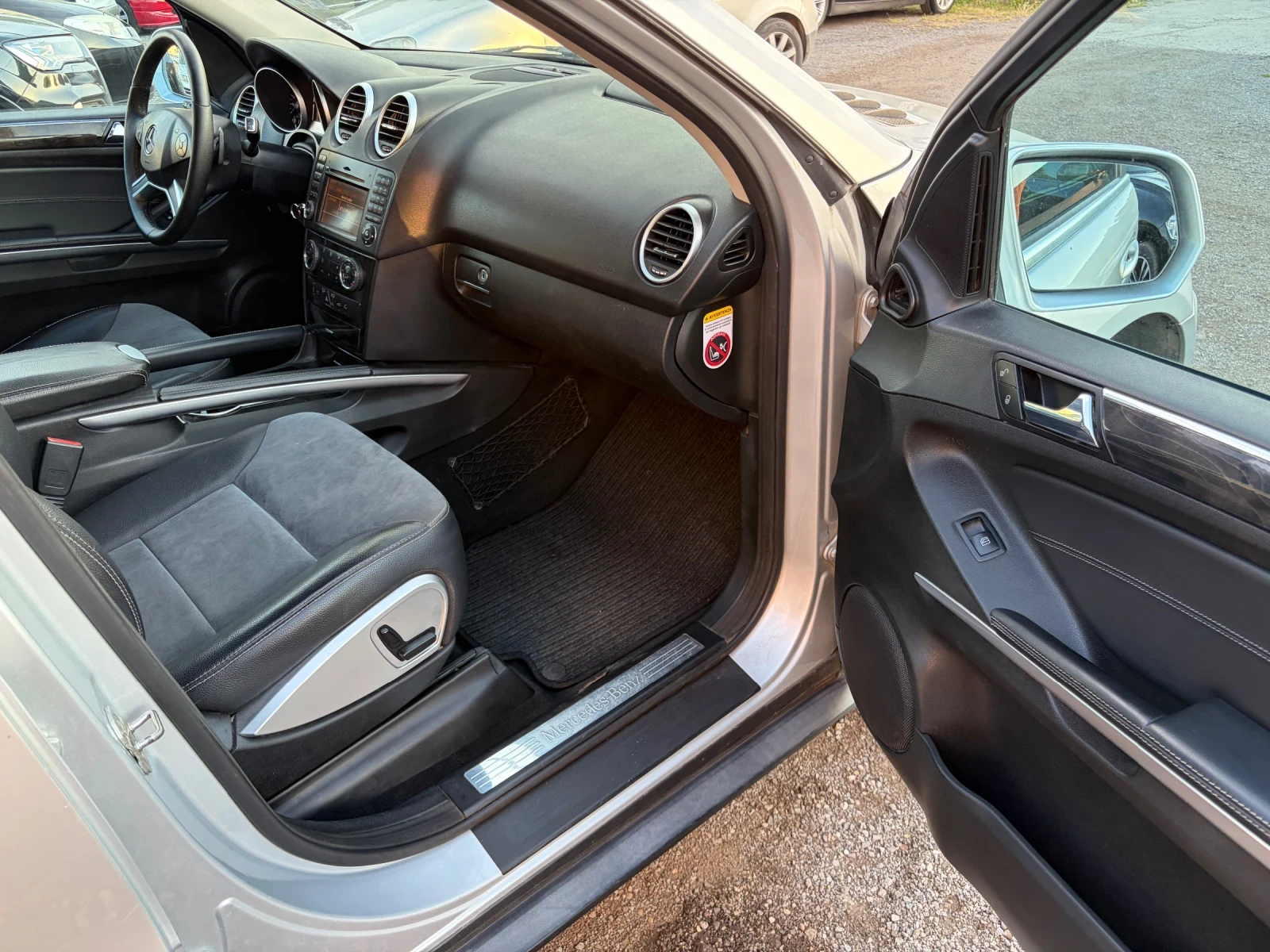 Mercedes-Benz ML 320, снимка 16 - Автомобили и джипове - 55127457