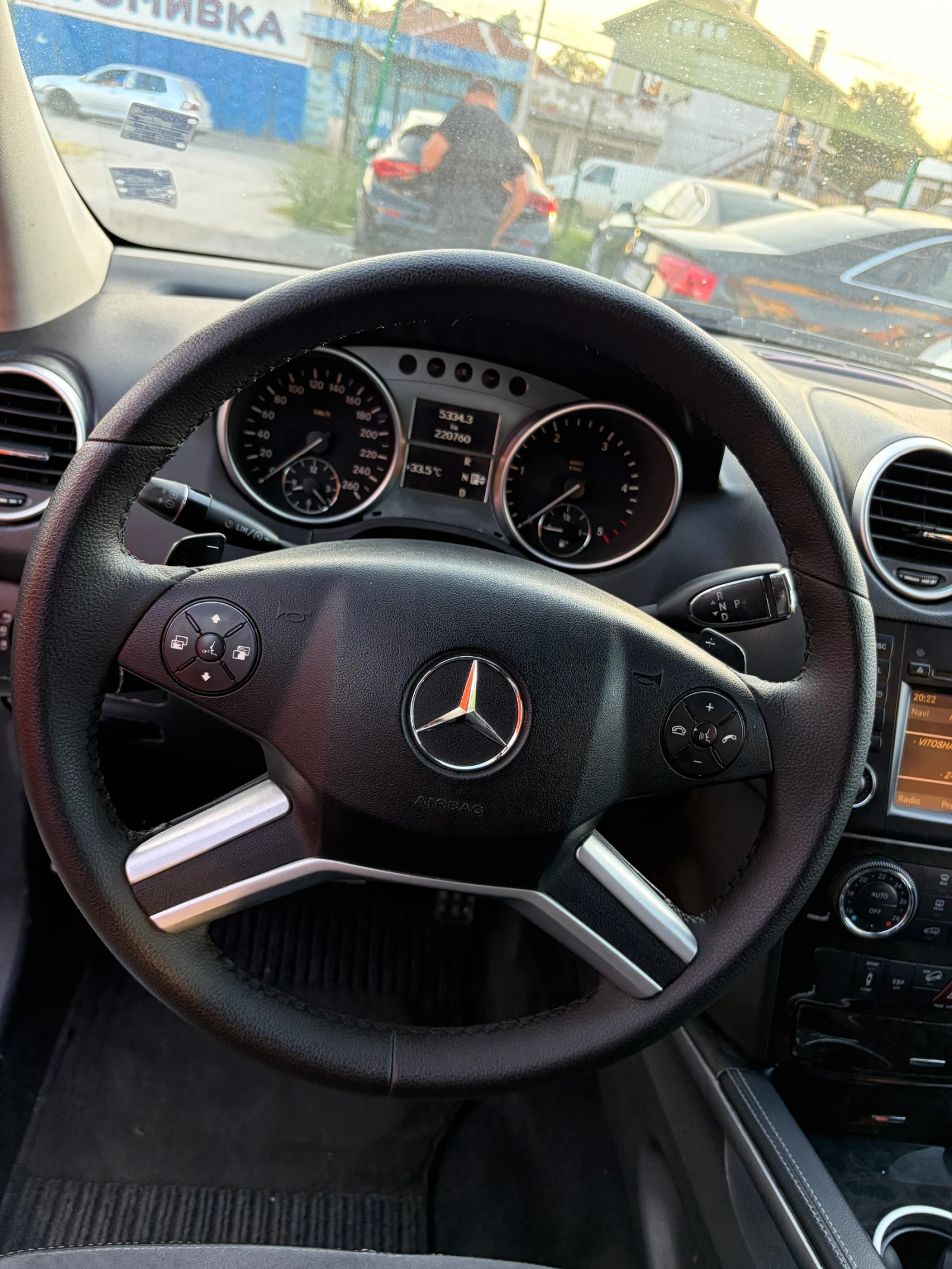 Mercedes-Benz ML 320, снимка 10 - Автомобили и джипове - 55127457