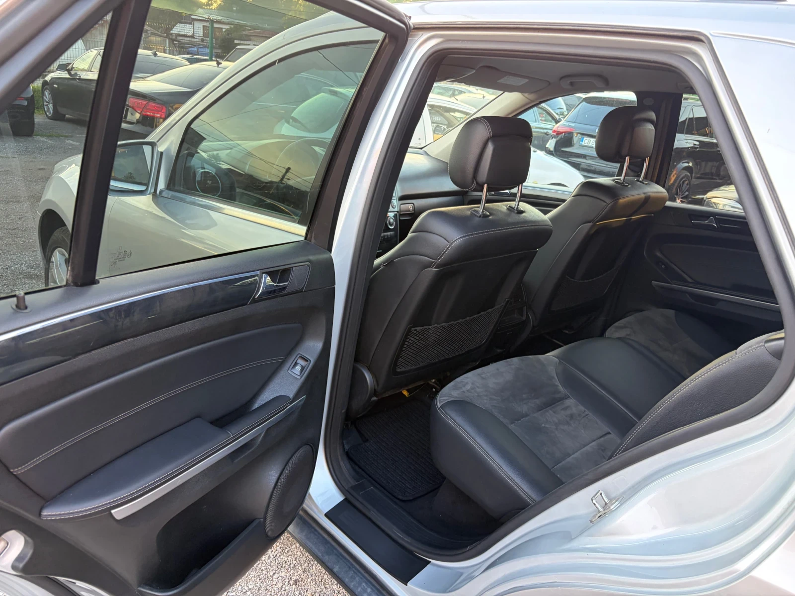 Mercedes-Benz ML 320, снимка 13 - Автомобили и джипове - 55127457