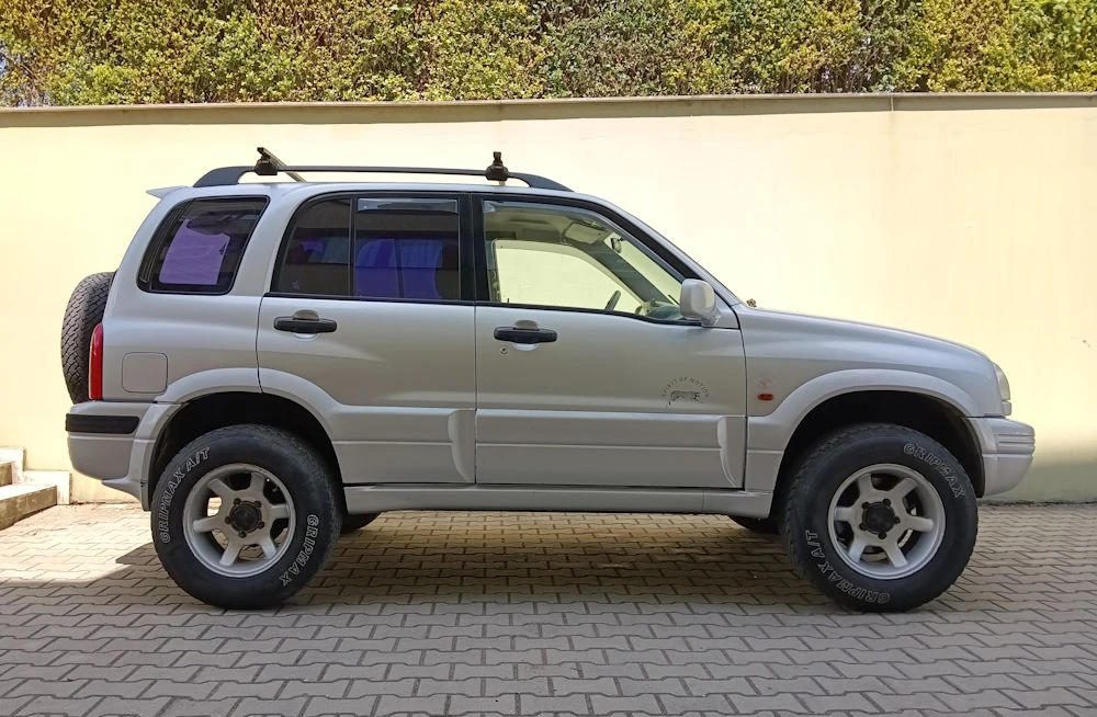 Suzuki Grand vitara 2.5 V6 ГИ без ръжди, снимка 3 - Автомобили и джипове - 55579627