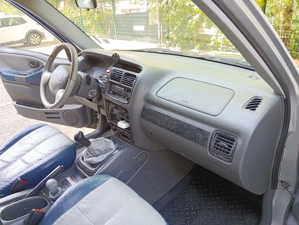 Suzuki Grand vitara 2.5 V6 ГИ без ръжди, снимка 15 - Автомобили и джипове - 55579627