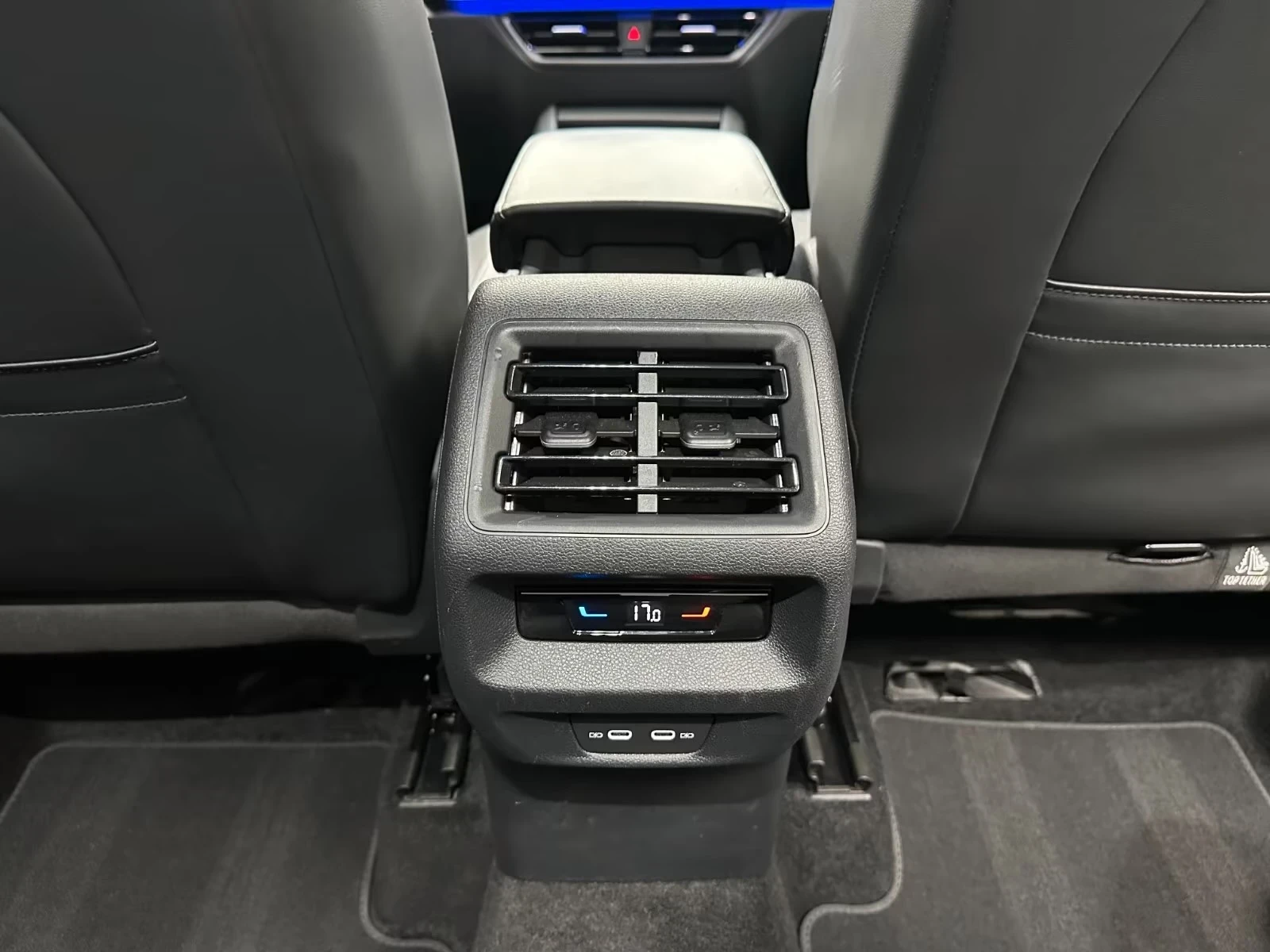 VW Tiguan 1.5 eTSI DSG Life * Design-Paket* 18Zoll* IQ, снимка 14 - Автомобили и джипове - 55679084
