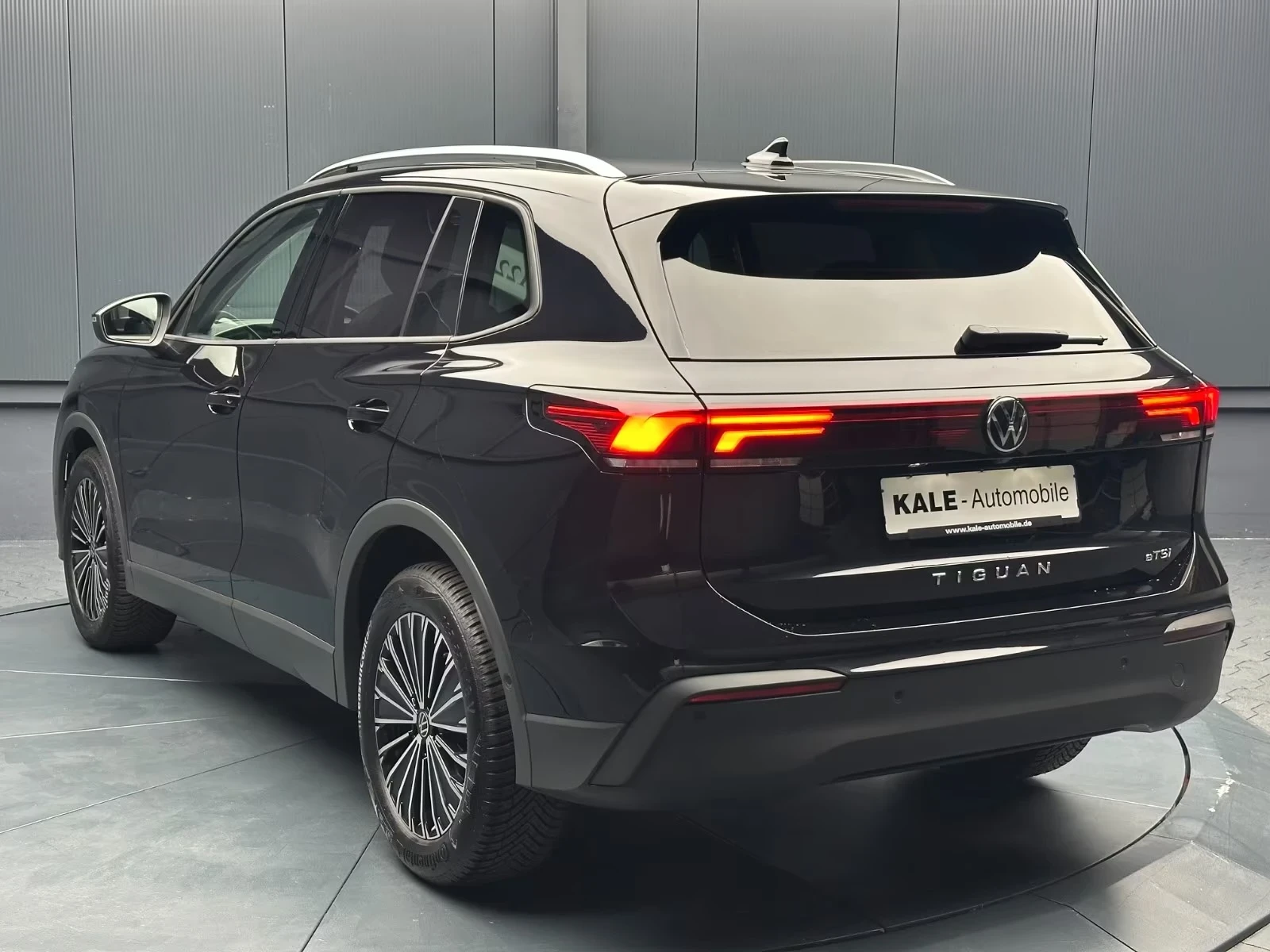 VW Tiguan 1.5 eTSI DSG Life * Design-Paket* 18Zoll* IQ, снимка 5 - Автомобили и джипове - 55679084