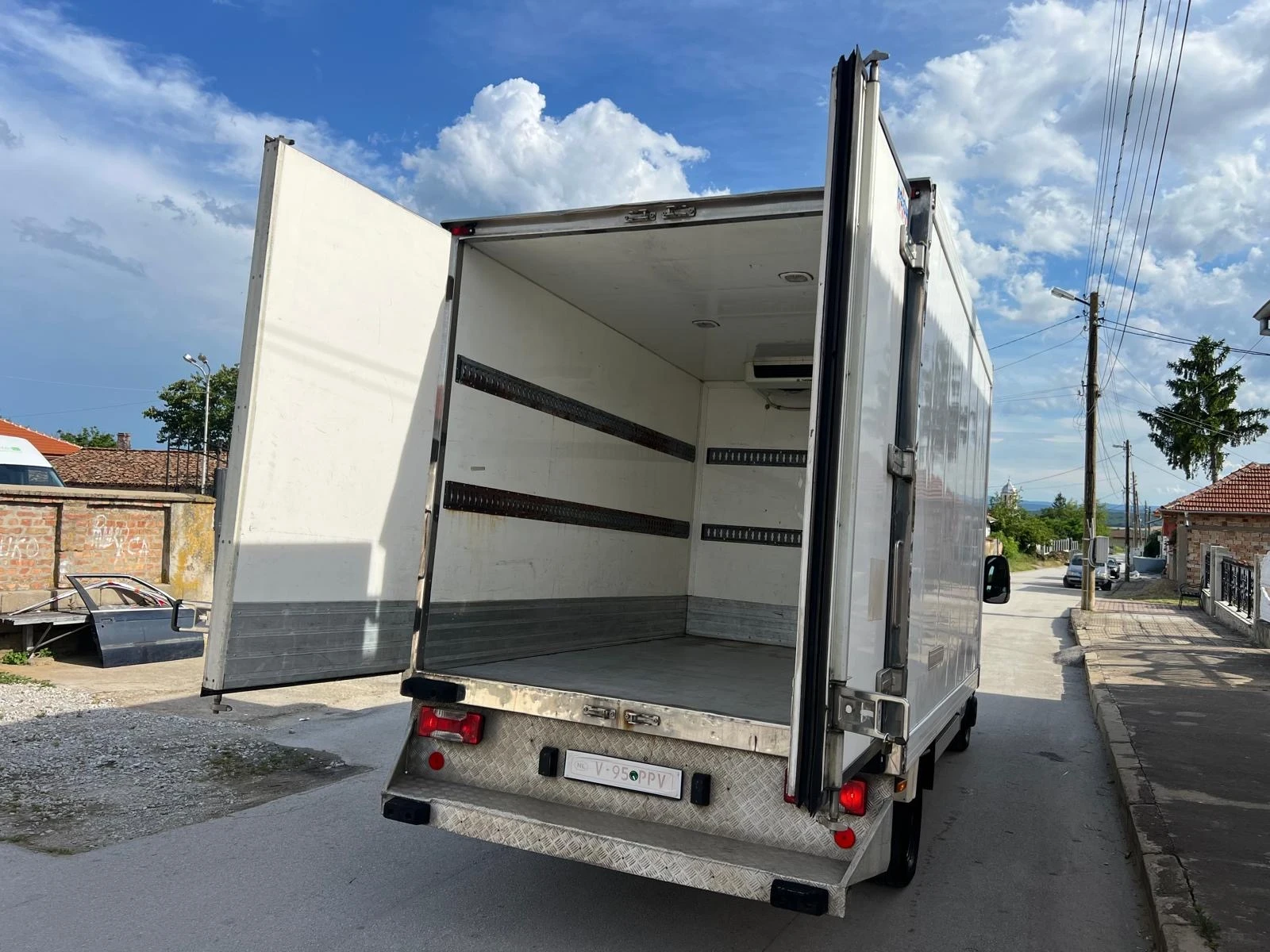 Iveco 35c13 Хладилен 220V, снимка 6 - Бусове и автобуси - 54948200