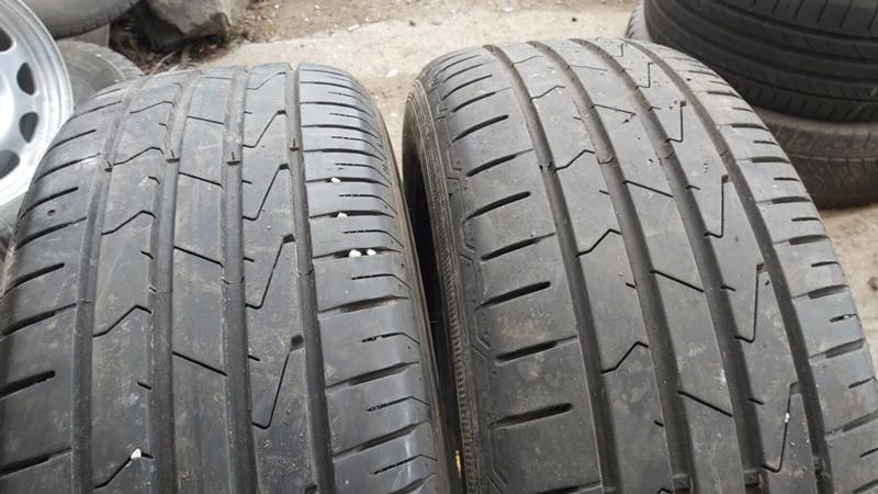 Гуми Летни 215/55R17, снимка 1 - Гуми и джанти - 28488346