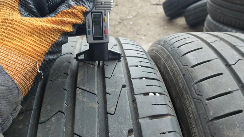 Гуми Летни 215/55R17, снимка 3 - Гуми и джанти - 28488346