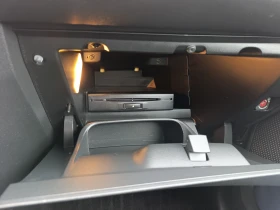 Peugeot 208 1.2i SST, снимка 16