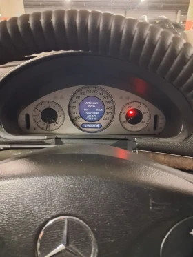 Mercedes-Benz E 220 Седан, снимка 15