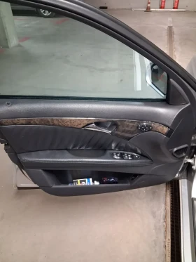 Mercedes-Benz E 220 Седан, снимка 11