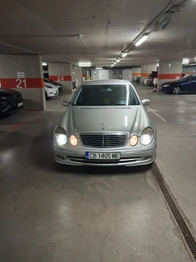 Mercedes-Benz E 220 Седан, снимка 1