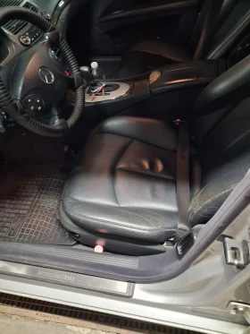 Mercedes-Benz E 220 Седан, снимка 9