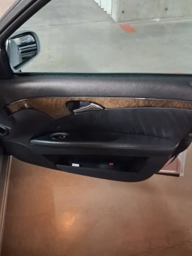 Mercedes-Benz E 220 Седан, снимка 7