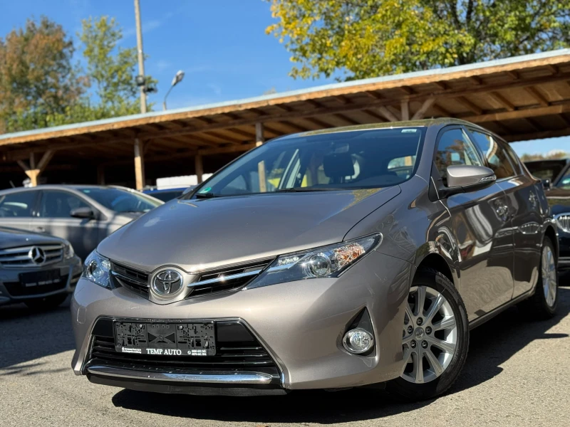 Toyota Auris 1.33i С ПЪЛНА СЕРВИЗНА ИСТОРИЯ В ТОЙОТА, снимка 1 - Автомобили и джипове - 47608980