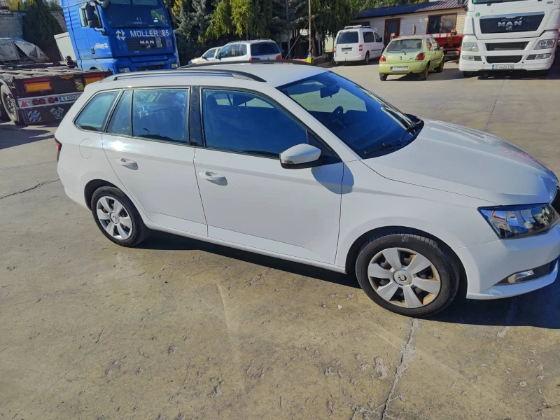 Skoda Fabia, снимка 2 - Автомобили и джипове - 47736228