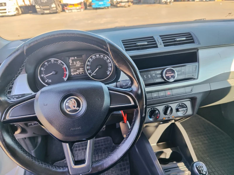 Skoda Fabia, снимка 7 - Автомобили и джипове - 47736228